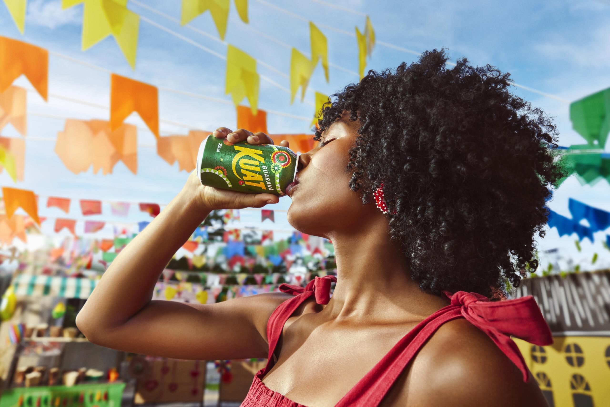 "A gente encontra no meu país..." é a assinatura da campanha da Coca-Cola Brasil com destaque para os guaranás regionais