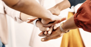 Interseccionalidade como estratégia para superar os desafios das mulheres negras
