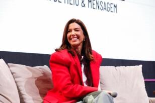 Camila Coutinho: influência que gera negócios no segmento de beleza