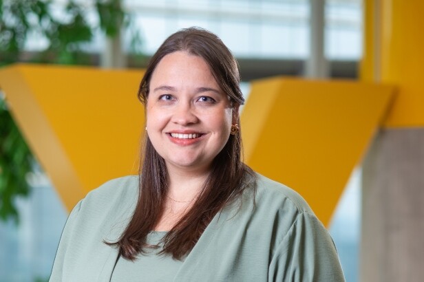 Maithe Paris, líder em diversidade, equidade e inclusão e responsabilidade corporativa da EY para América Latina (Crédito: Divulgação)