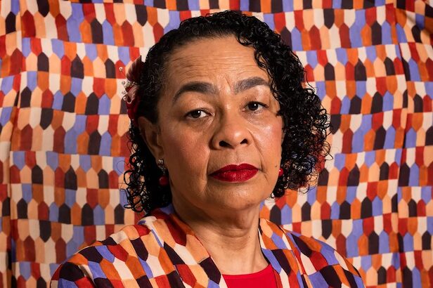 Maria Alice, criadora da estampa Festejo, da Psicotrópica (Crédito: Divulgação)