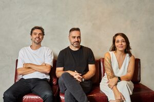 Daniel Cecconello (CEO), Décio Freitas (CCO) e Dindi Coelho (vice-presidente de criação) da Mutato