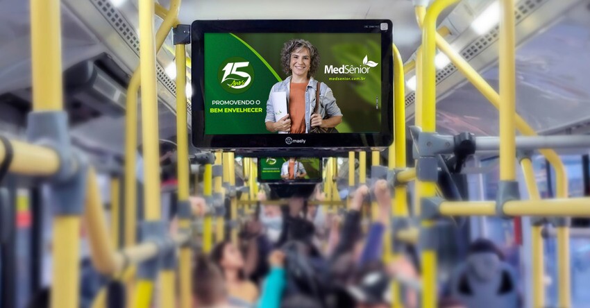 Frente de destaque da C2R|Maely OOH: B-Air Digital nos ônibus da capital paulista