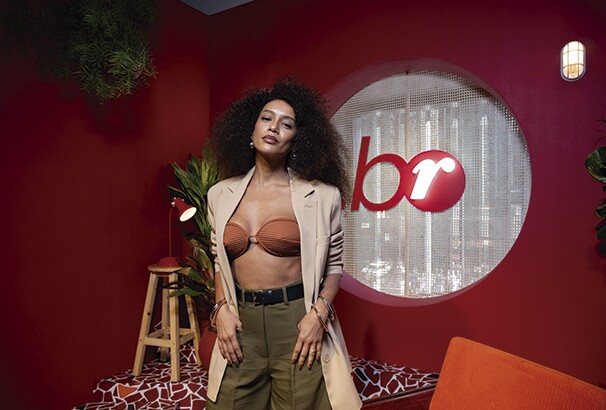 A atriz Taís Araujo, embaixadora da campanha, deu as boas-vindas aos convidados.
