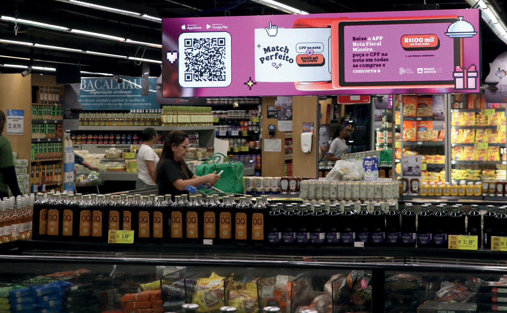 Campanha do Governo de Minas Gerais para o Dia dos Namorados: comunicação em supermercados também impulsiona produtos e serviços além das gôndolas