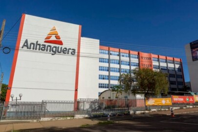 Faculdade Anhanguera quer preparar jovens para o Enem