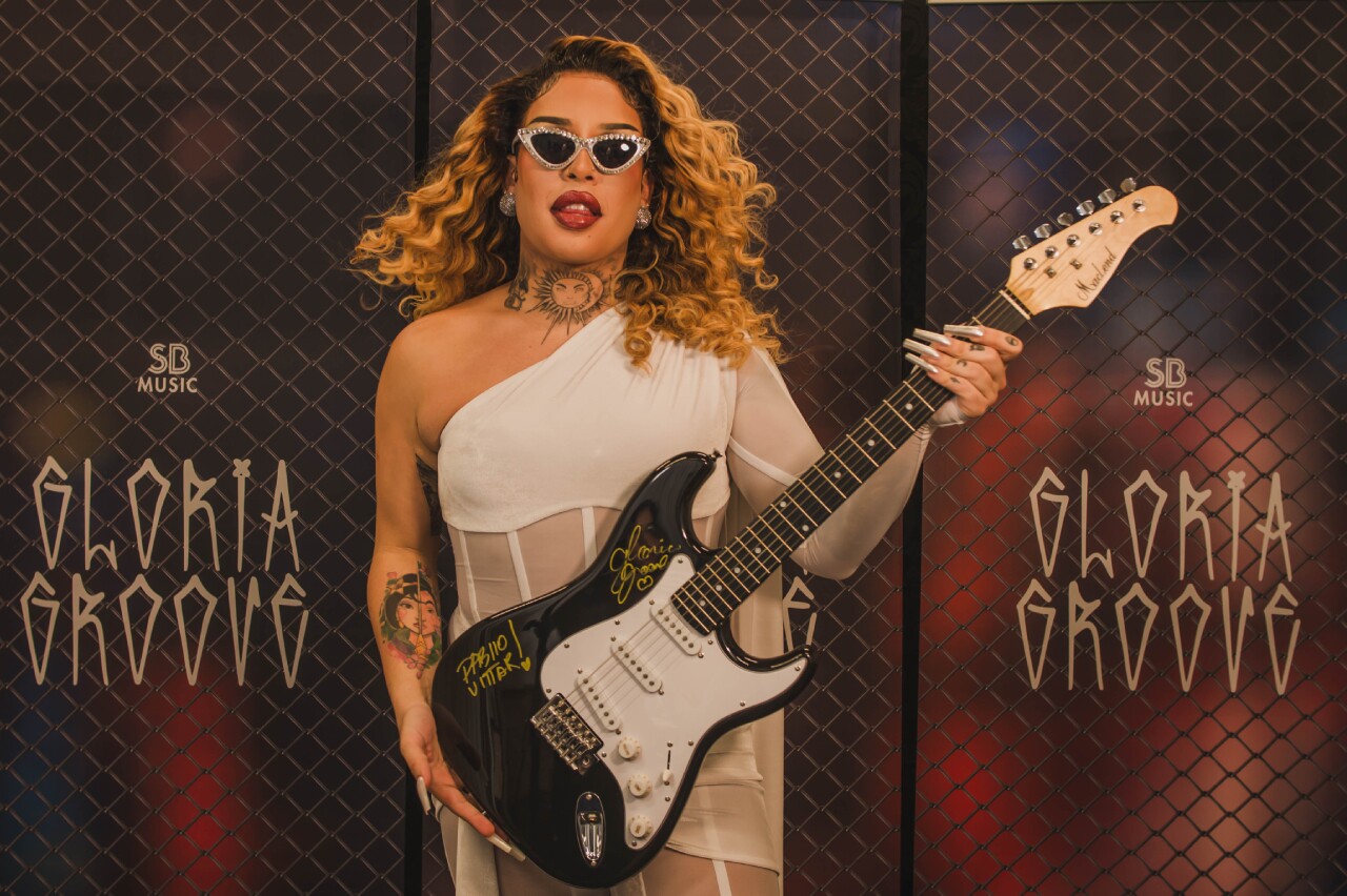 Glória Groove assinou a guitarra em 2023