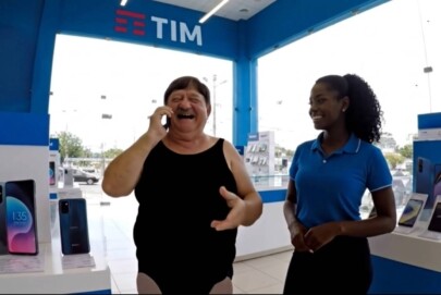 TIM apresenta o pai de Marisa Maiô em campanha