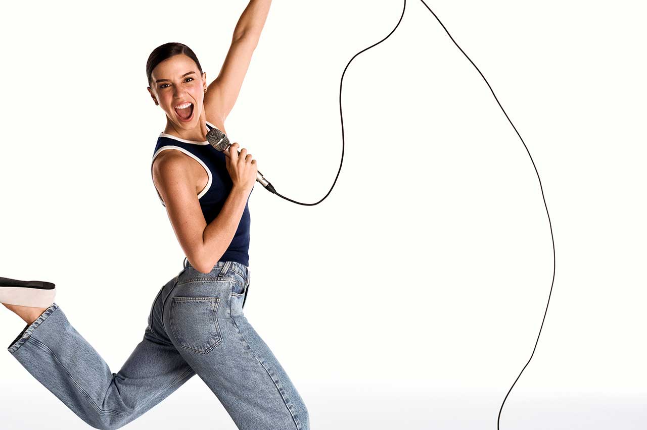 Alice Wegmann é uma das protagonistas da campanha de Hering (Crédito: Divulgação)