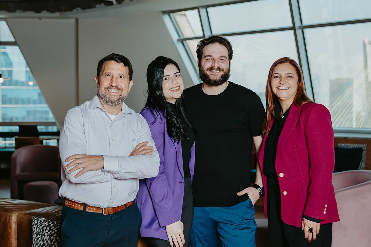 Renato Citelli Bruna Alves Alex Tavares e Fabiana Cassim são os executivos que assumirão as operações da LG Ad Solutions no Brasil (Crédito: Divulgação)