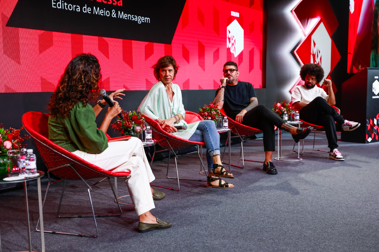 Angerson Vieira, Bruno Brux e Sophie Shonburg analisaram as transformações da criação no Maximidia 2025