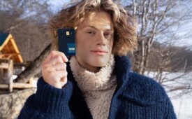 Lucas Pinheiro é o protagonista da campanha de Visa (Crédito: Divulgação)