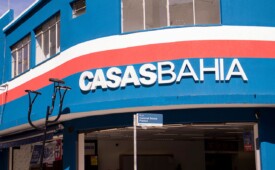 Acordo entre Casas Bahia e Mercado Livre visa amplificar o acesso a linha de eletrodomésticos, eletrônicos e móveis (rafaelnlins / Shutterstock)