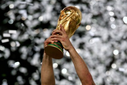 SBT confirma Copa do Mundo com Galvão Bueno e Tiago Leifert