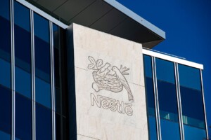 A WMcCann passa a cuidar das verbas de mídia on e off da Nestlé (Crédito: Richard-Juilliart-shutter)
