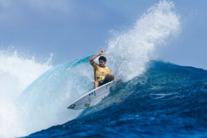 O surfista Yago Dora, embaixador da Ortobom