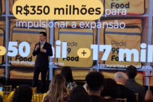 Simeng Wang, diretor geral da 99 no Brasil, em evento sobre o lançamento da 99Food no Rio de Janeiro