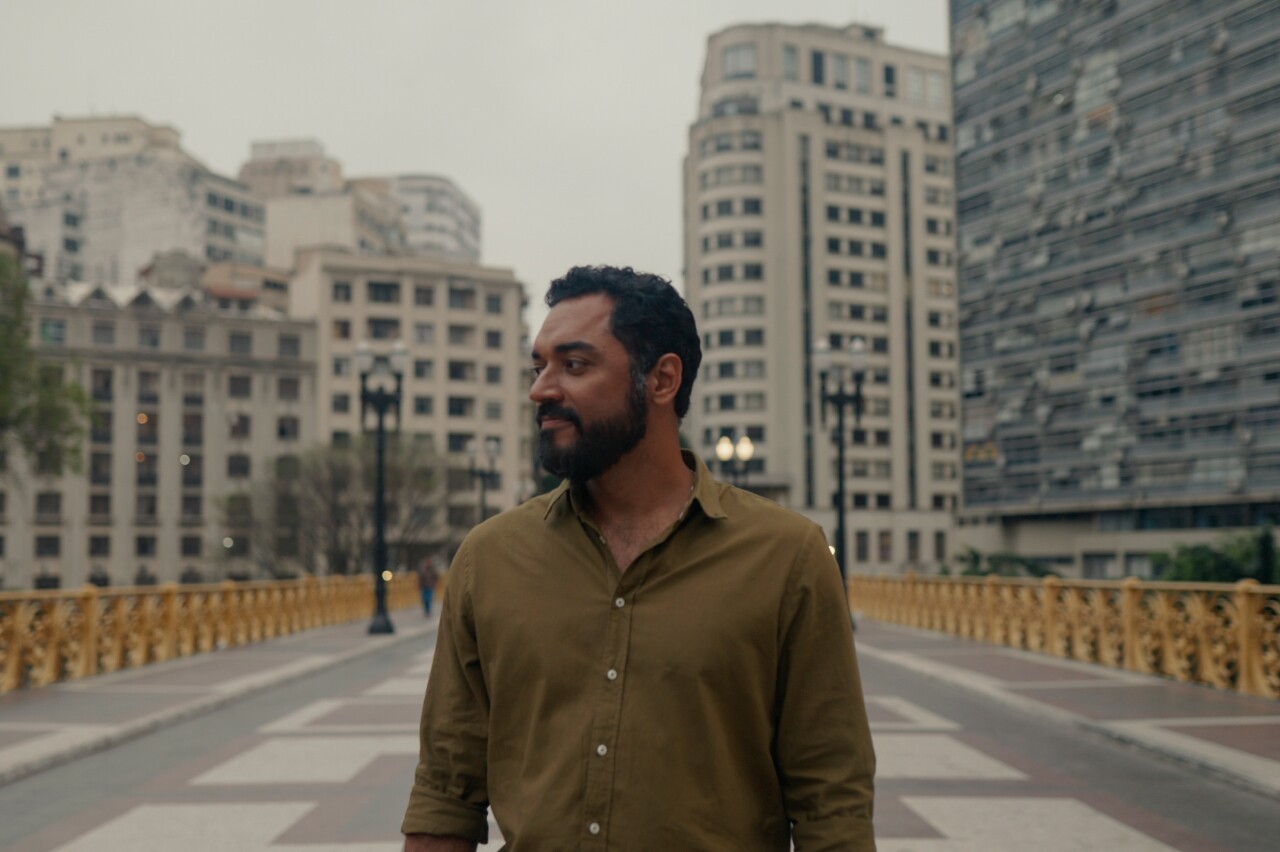 Thomás Aquino, ator pernambucano, na campanha do Boticário do Dia do Nordestino (Crédito: Everson Verdião)