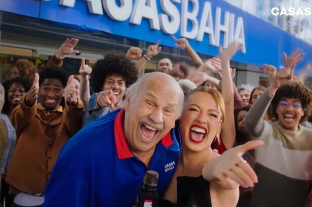 Bia do Brás e Marcio Canuto protagonizam campanha de Black Friday da Casas Bahia (Crédito: Divulgação)