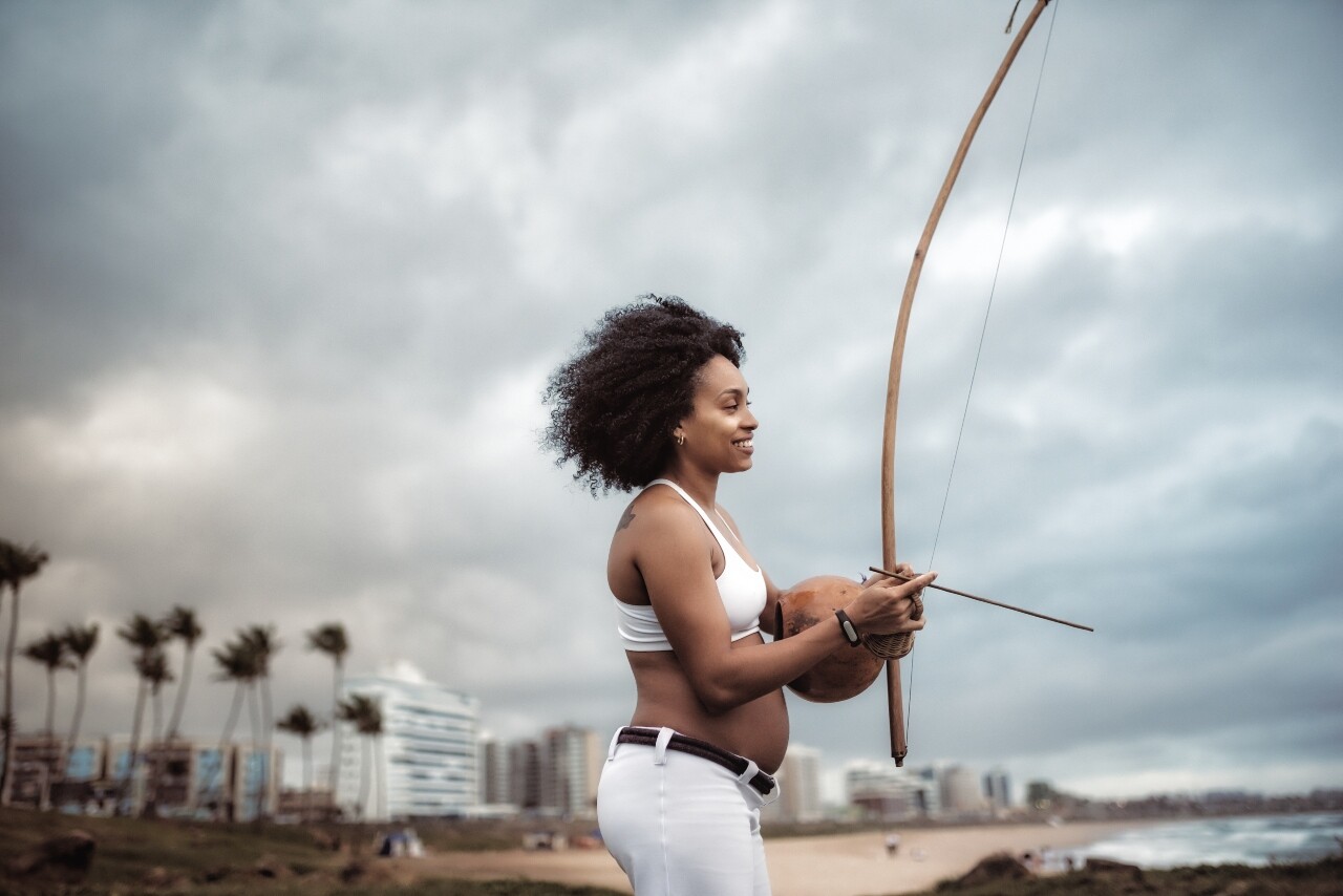 Metade da publicidade de gravidez retrata mulheres sozinhas