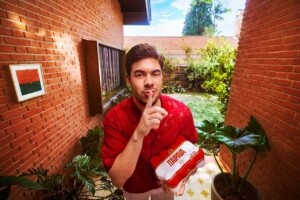 Álvaro protagoniza campanha de Itaipava (Crédito: Divulgação)