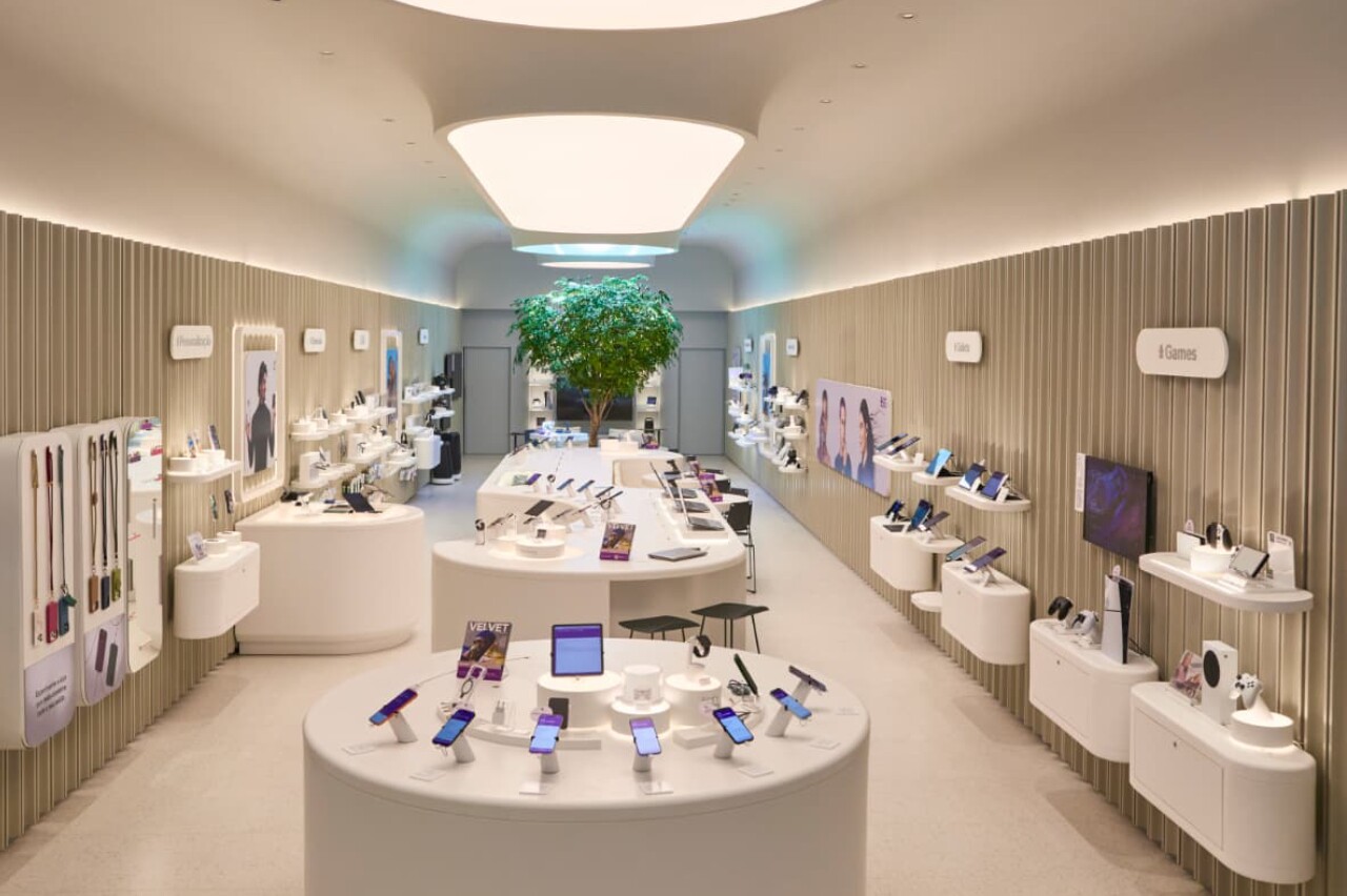 Loja conceito da vivo na Oscar Freire, em São Paulo (Crédito: Bruno Rondinelli)