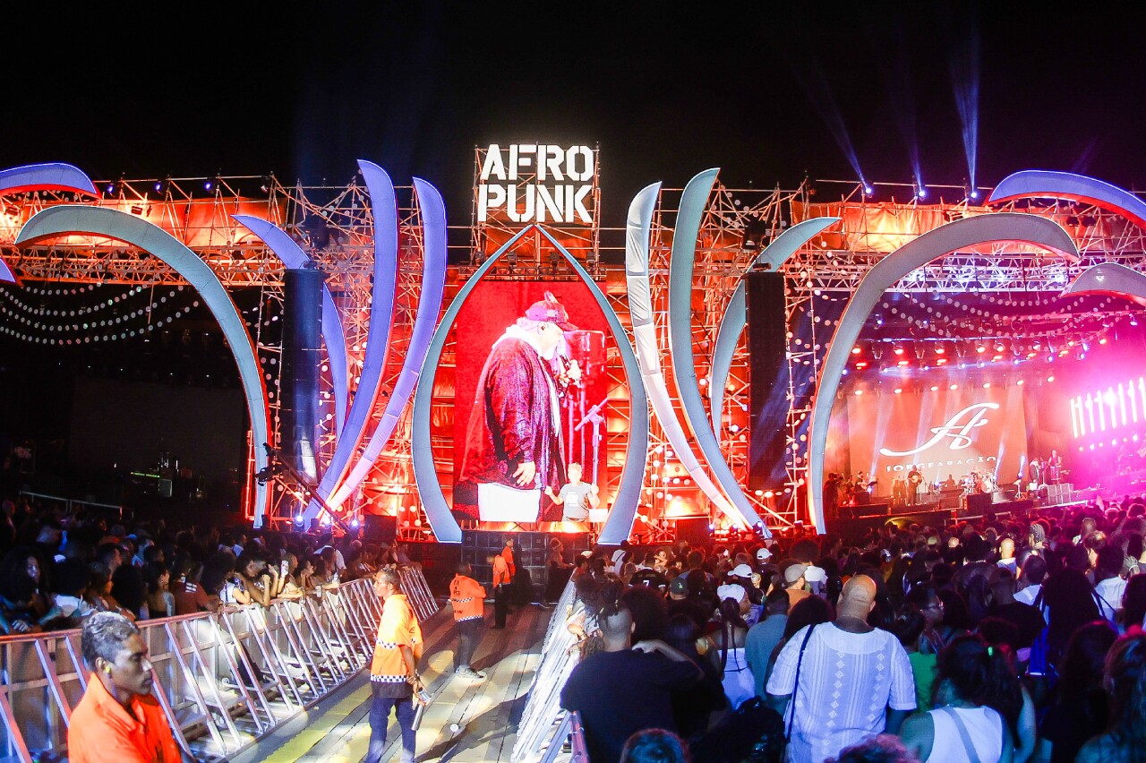 Afropunk confirma artistas como Coco Jones, Tems, BaianaSystem & Sister Nancy, Liniker e Péricles