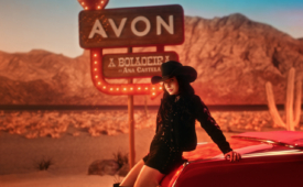 Avon lança campanha da primeira linha de maquiagem assinada por Ana Castela