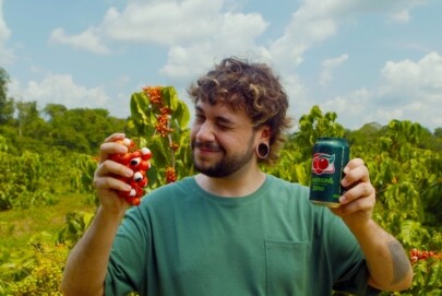 Com Brino, Guaraná Antarctica recria comercial dos anos 90