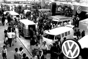 Espaço da Kombi no Salão do Automóvel em 1960 (Crédito: Acervo MIAU - Museu da Imprensa Automotiva)