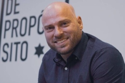 Anacouto recebe diretor de criação