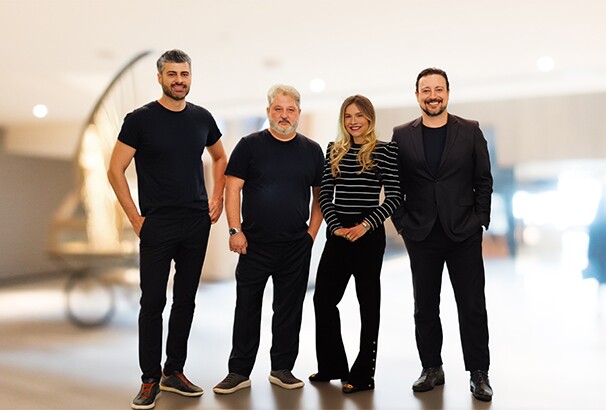 (Da esq. à a dir.) Richard Albanesi, CEO da The Led, Cristiano Tassinari, CEO da Retail Media, Ariane Finavaro, CEO da Converta Ads, e Francesco Simeone, CGO da Logan