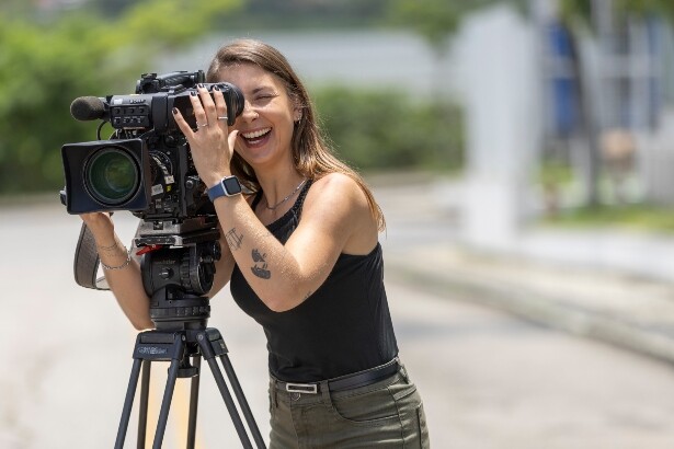 Franciane Dahm, repórter cinematográfica da Globo (Crédito: Globo/ Beatriz Damy)