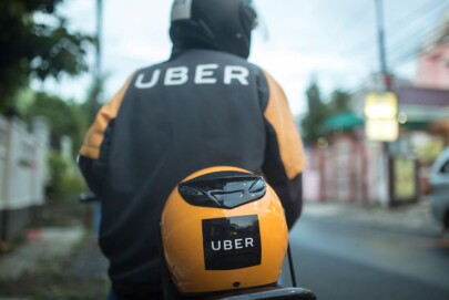 Uber e 99 anunciam retomada de serviço de moto em SP