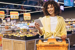 Pesquisa mostra queda no básico e alta em categorias de maior valor (Crédito: Anatoliy Cherkas/Shutterstock)