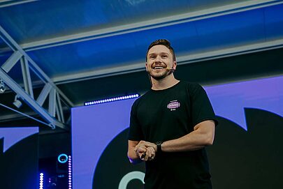 Os planos do Fatal Model ao investir na criação de conteúdo