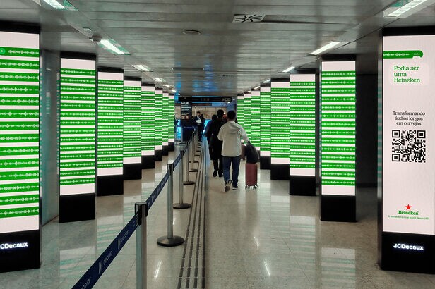 Heineken apresenta campanha que transforma áudios longos em encontros presenciais (Crédito: Divulgação)