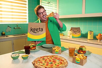 Keeta escolhe Porchat e humor para se apresentar ao público