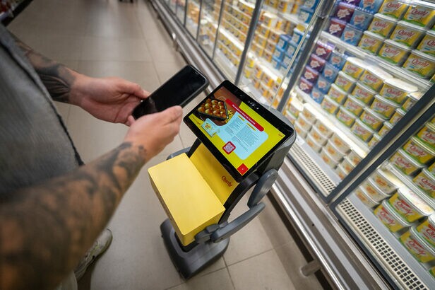 Conheça o Qualyzinho, o Robô OOH da JCDecaux (Crédito: Divulgação)