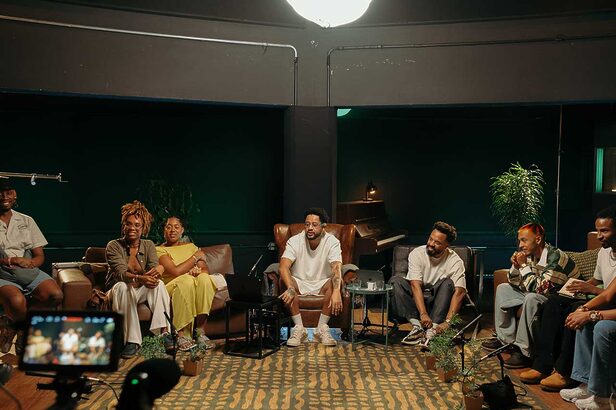 Emicida recebe convidados em ação do Whatsapp que fala sobre privacidade (Crédito: Thiago Britto/Cecropia)