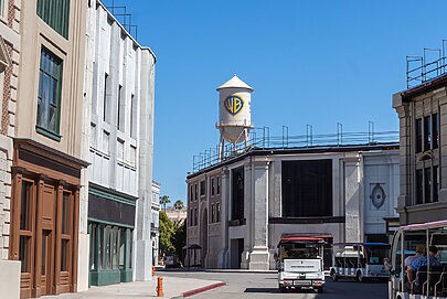 Warner recomenda rejeição da oferta hostil da Paramount