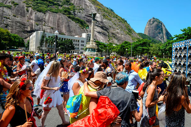 Airbnb é o novo patrocinador do Carnaval de Rua do Rio de Janeiro de 2026 (Crédito: Alexandre Vidal - RioTur)