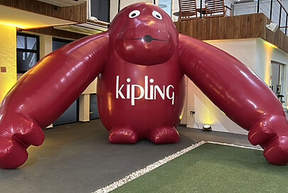 Kipling instala macaco gigante na Avenida Paulista