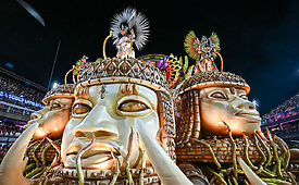 A Globo quer ter sete marcas nas exibições do Carnaval e deve lucrar mais que R$170 milhões com a festa (Crédito: Celso Pupo/Shutterstock)