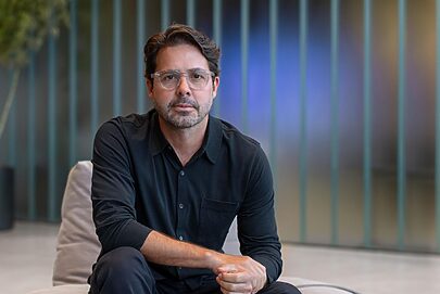 “A melhor ideia será aquela que resolve e emociona”, diz Simon