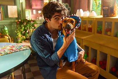 Netflix dobra receita com publicidade em 2025