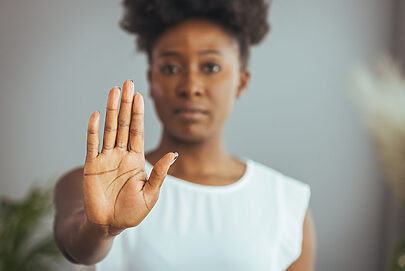 Violência doméstica lidera desafios das mulheres na favela