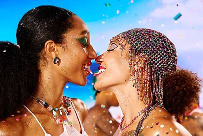 Campanhas da Semana: com alertas e jingles, marcas caem na folia