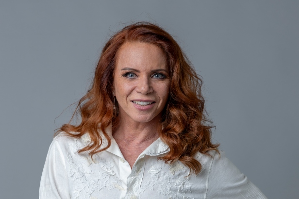 Leilane Neubarth, jornalista e apresentadora do Conexão GloboNews (Crédito: Globo/ Beatriz Damy)