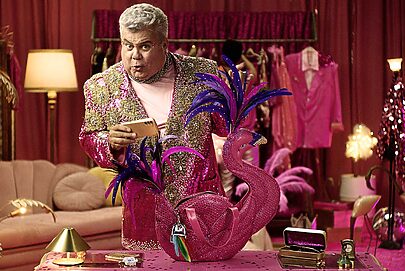 Milton Cunha mostra produto da Serasa em clima de Carnaval